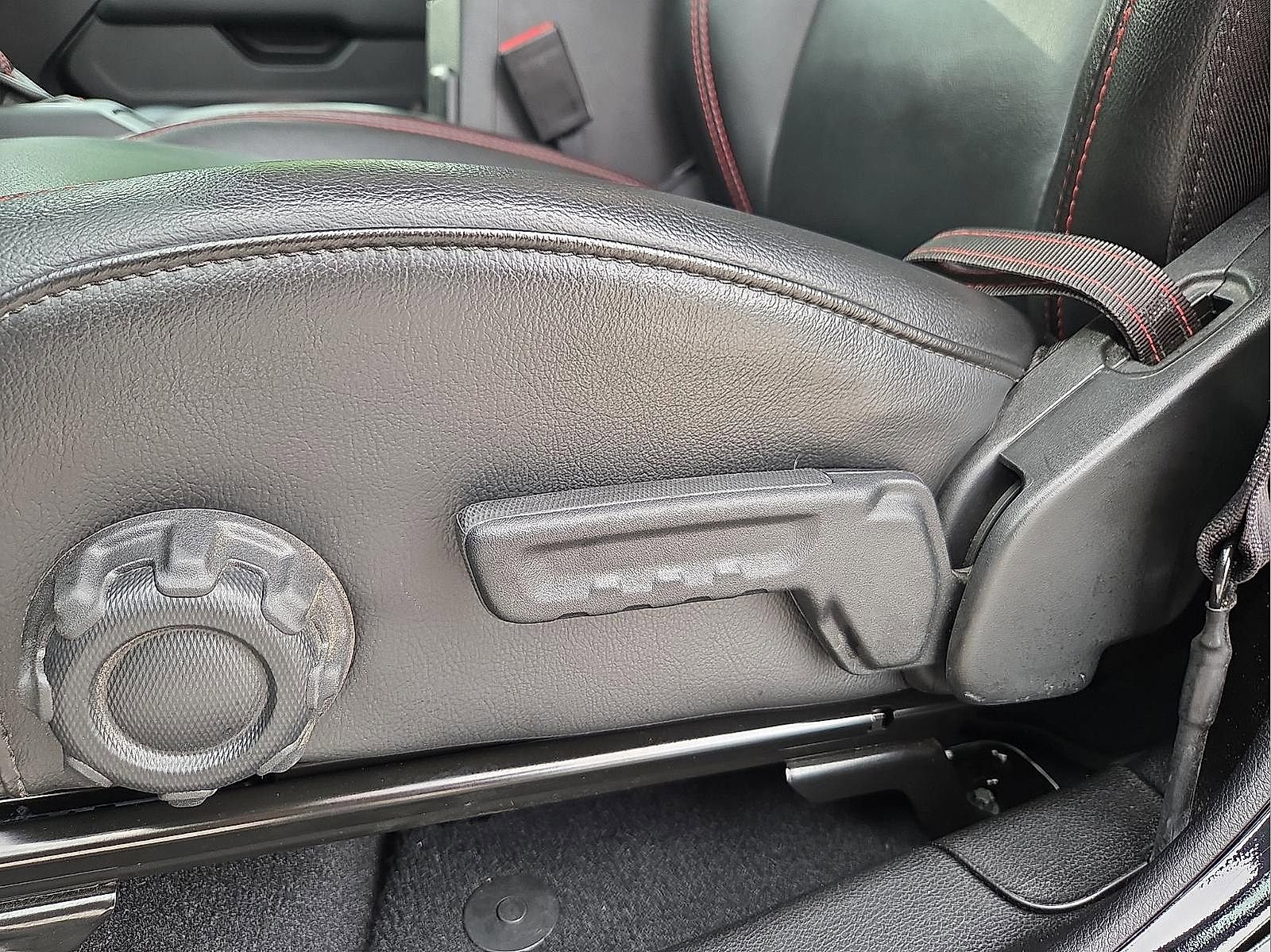 Used 2023 Jeep Gladiator Rubicon w/ LED Lighting Group AWD/4WD image 15