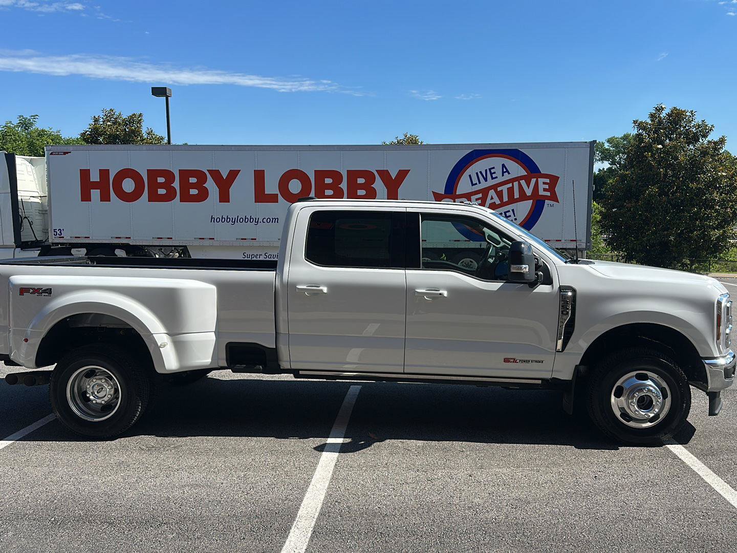Certified 2025 Ford F350 Lariat w/ FX4 Off-Road Package AWD/4WD image 6