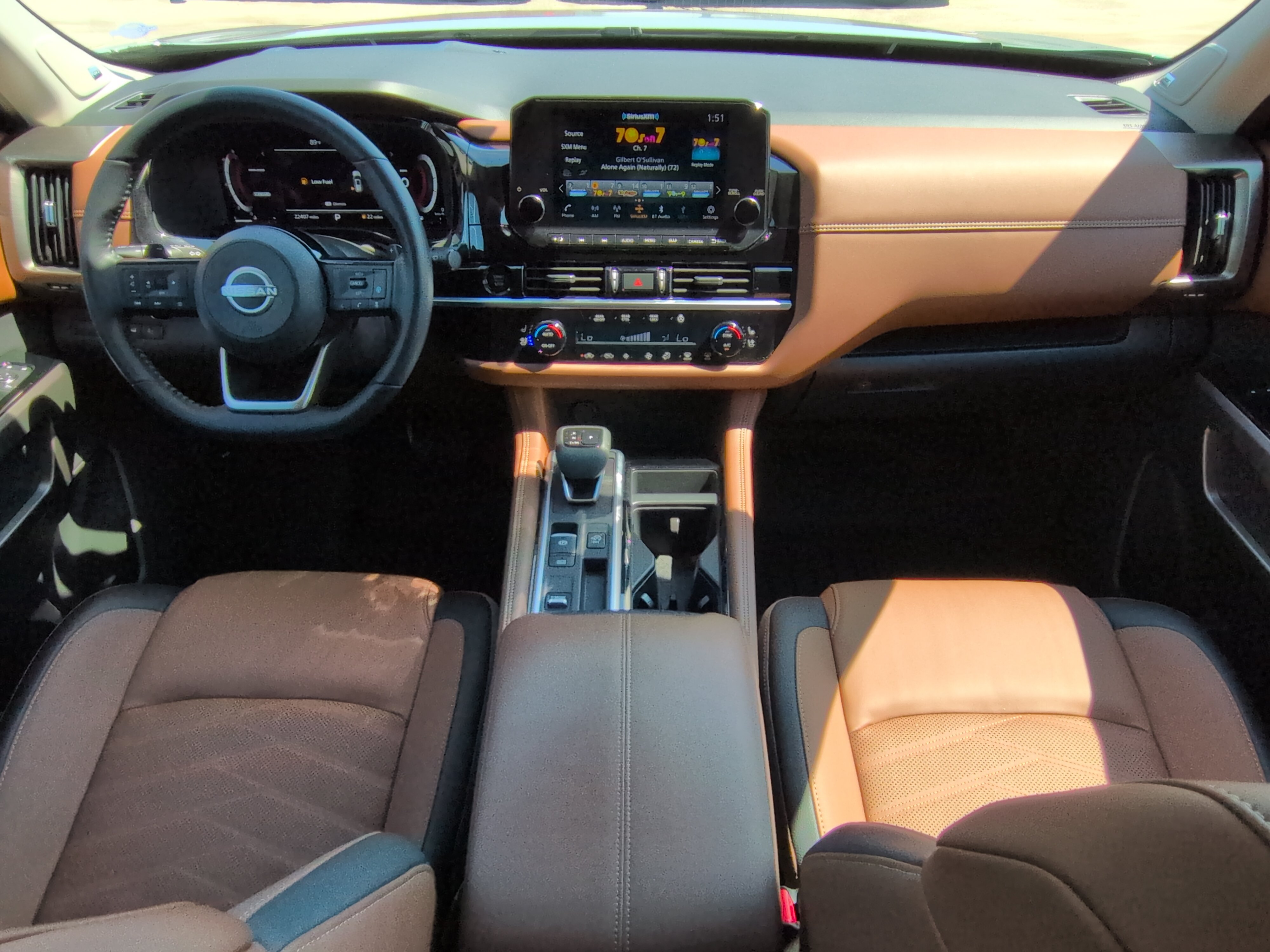 Used 2025 Nissan Pathfinder Platinum FWD image 13