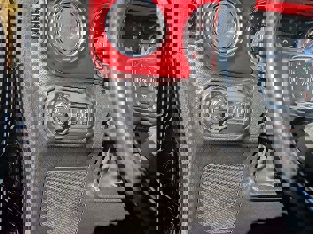 Used 2022 Jeep Gladiator Rubicon w/ Cold Weather Group image 16