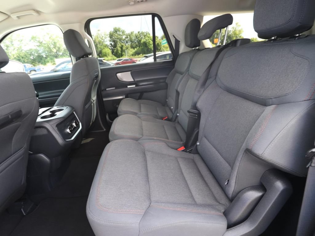 Certified 2025 Ford Expedition Max Active AWD/4WD image 9