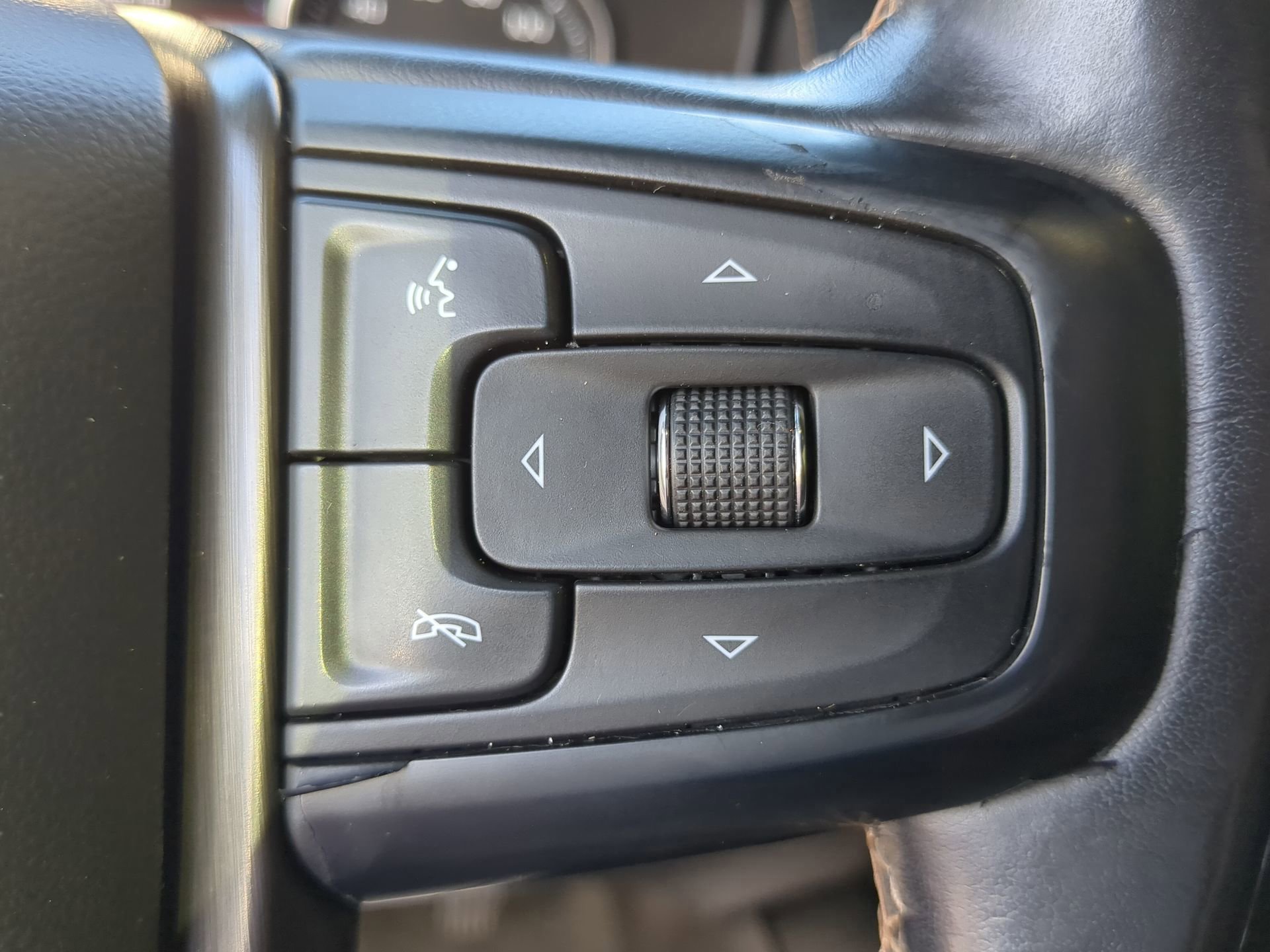 Used 2021 GMC Yukon XL AT4 w/ AT4 Premium Package image 62