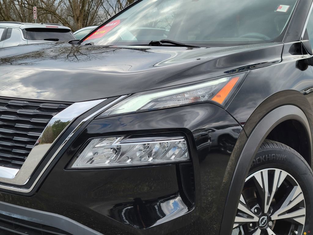 Used 2023 Nissan Rogue SV image 10