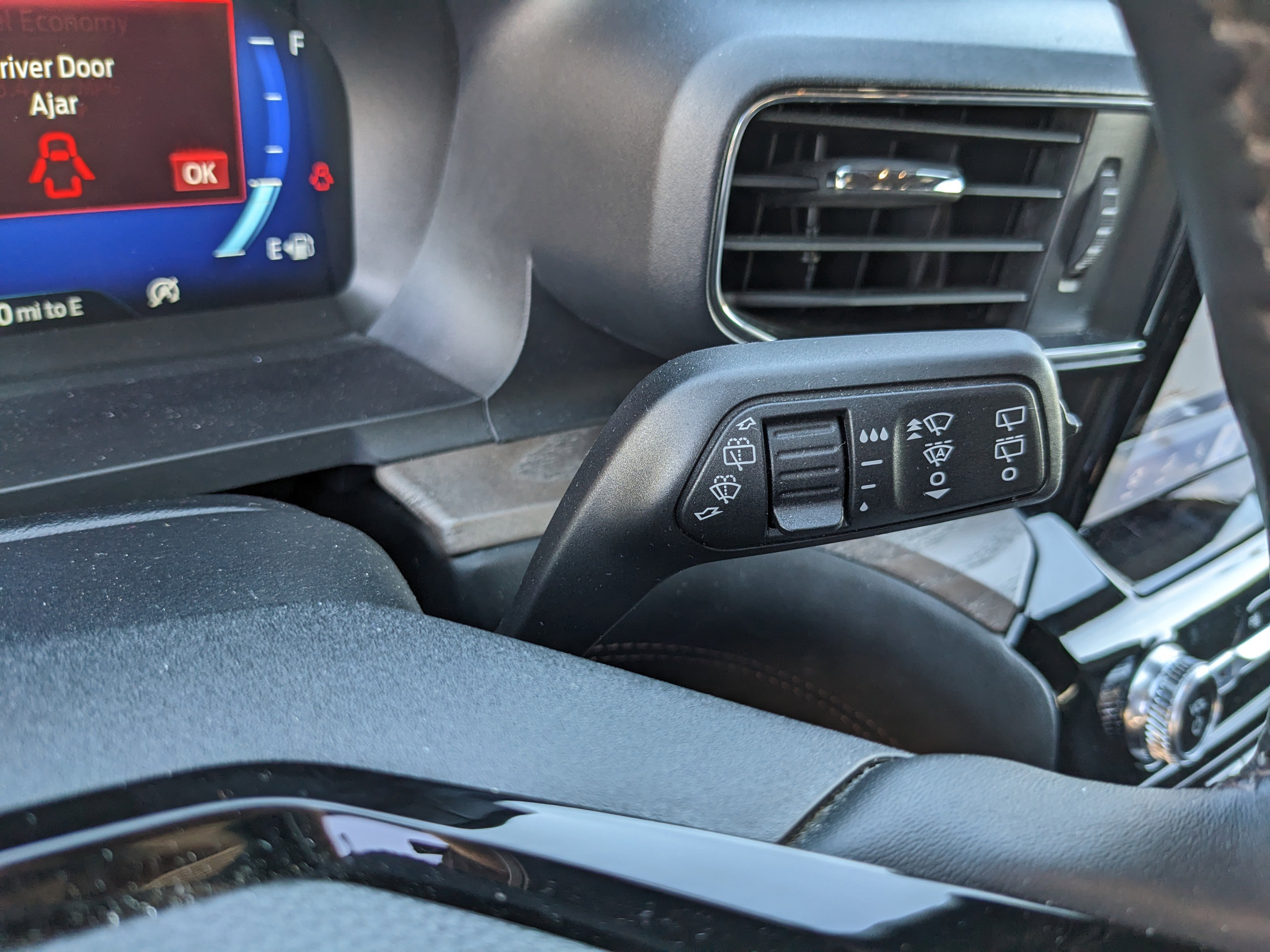 Certified 2022 Ford Explorer Platinum w/ Equipment Group 601A image 35