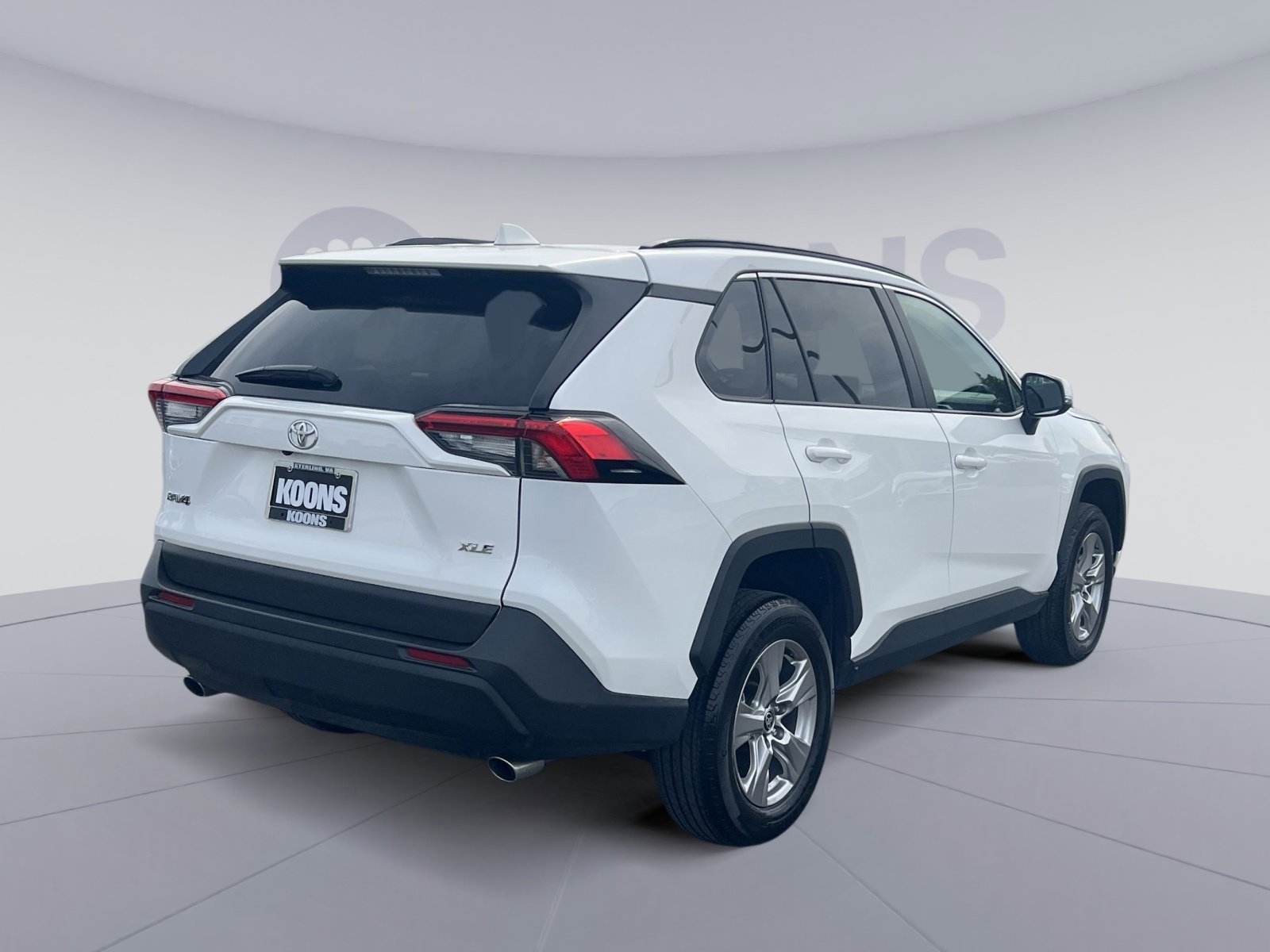 Used 2025 Toyota RAV4 XLE FWD image 11
