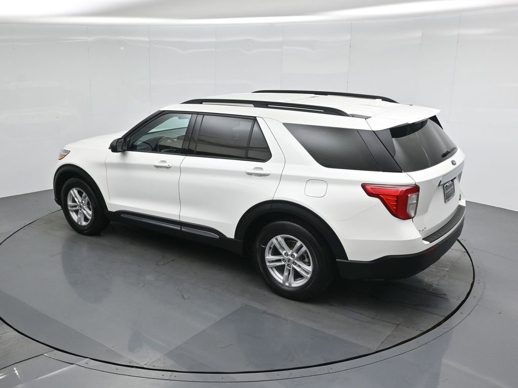 Certified 2024 Ford Explorer XLT RWD image 39