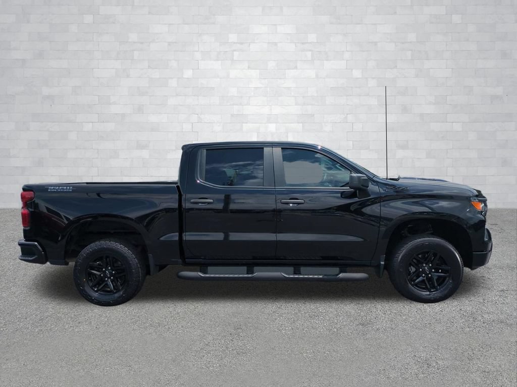 Used 2022 Chevrolet Silverado 1500 Custom Trail Boss w/ Midnight Edition AWD/4WD image 3