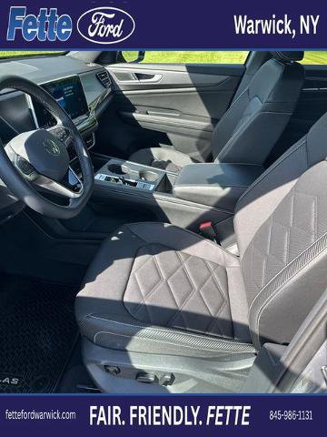 Used 2024 Volkswagen Atlas Cross Sport SE AWD/4WD image 17