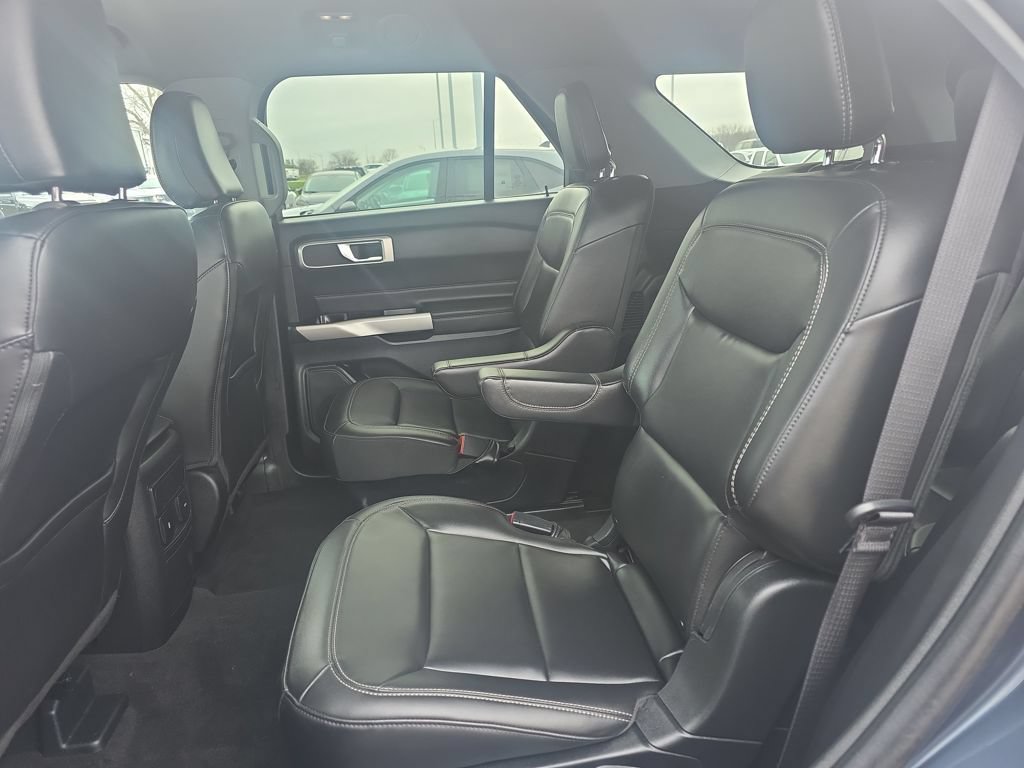 Certified 2024 Ford Explorer XLT w/ Equipment Group 202A AWD/4WD image 40