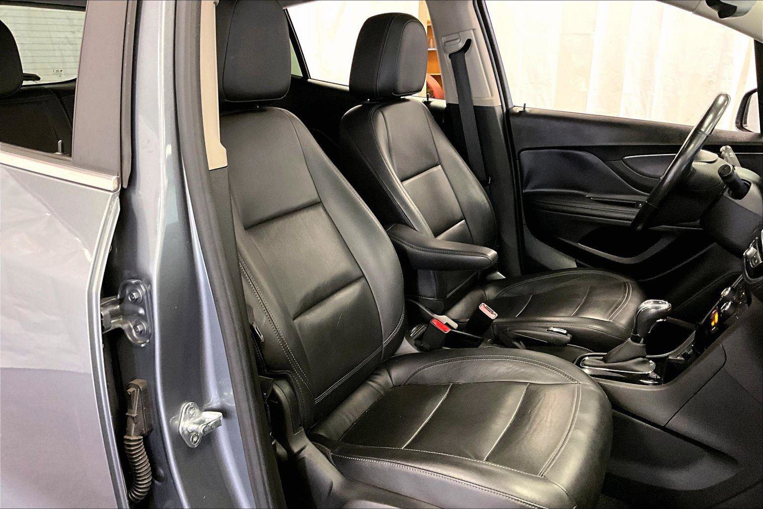 Used 2019 Buick Encore Essence w/ Experience Buick Package image 7