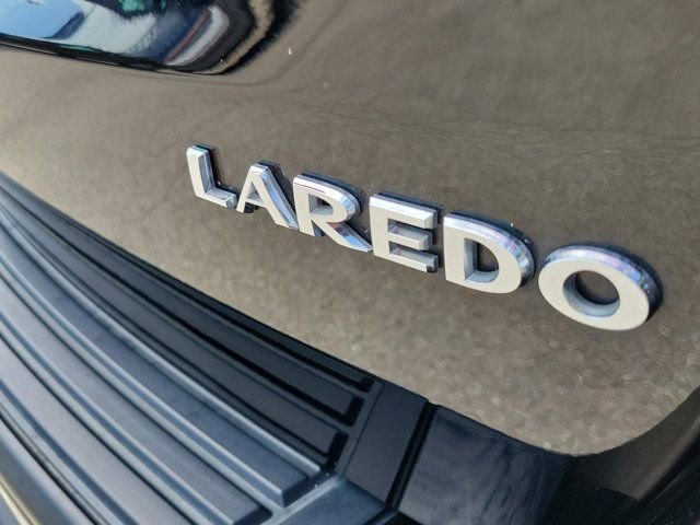 Used 2017 Jeep Grand Cherokee Laredo w/ Quick Order Package 23E AWD/4WD image 7
