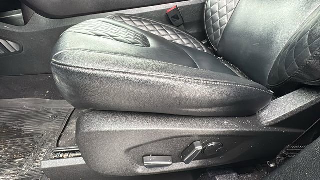 Certified 2023 Ford Edge Titanium w/ Class II Trailer Tow Package image 11