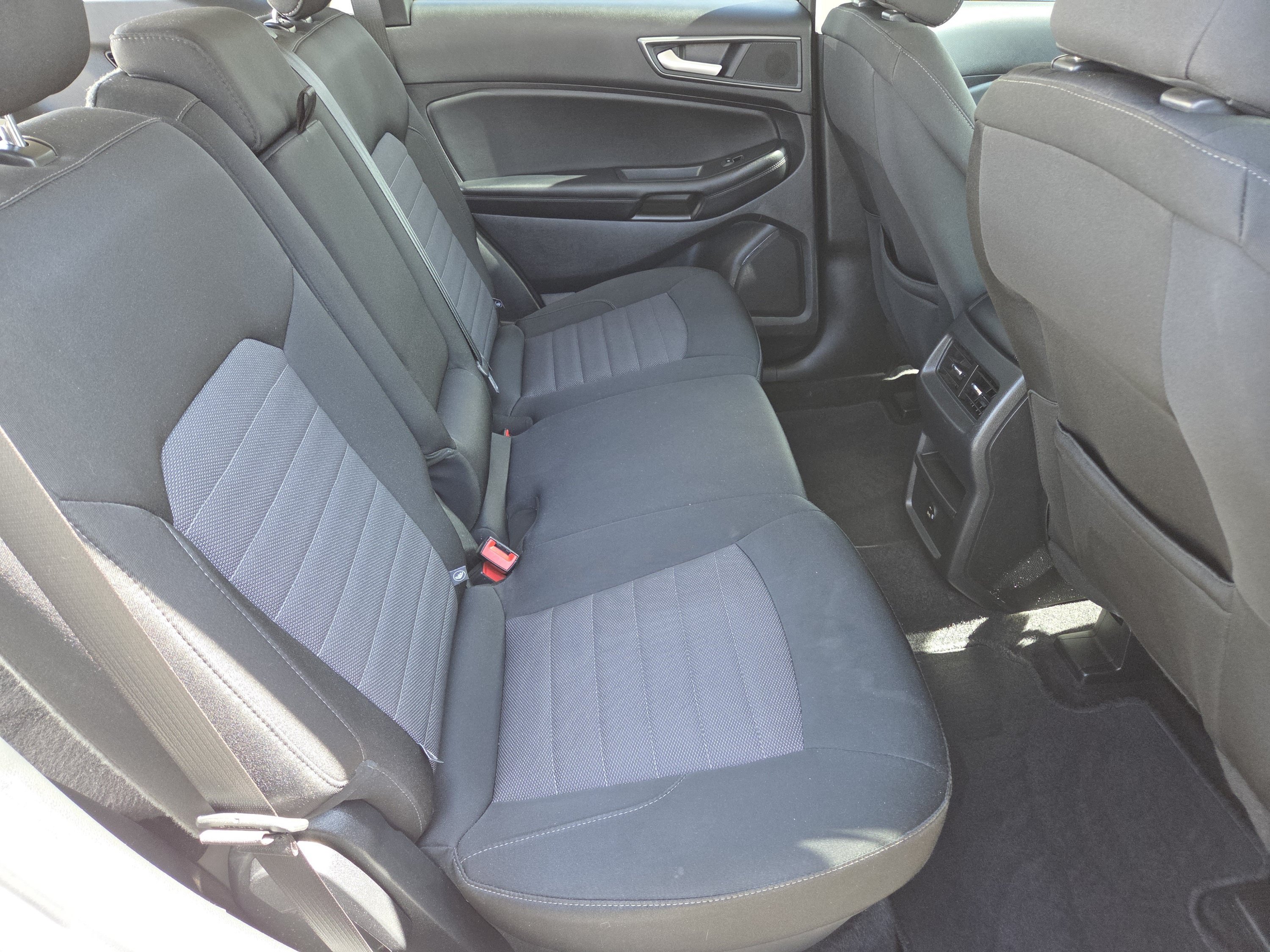 Certified 2022 Ford Edge SE w/ Black Appearance Package AWD/4WD image 53