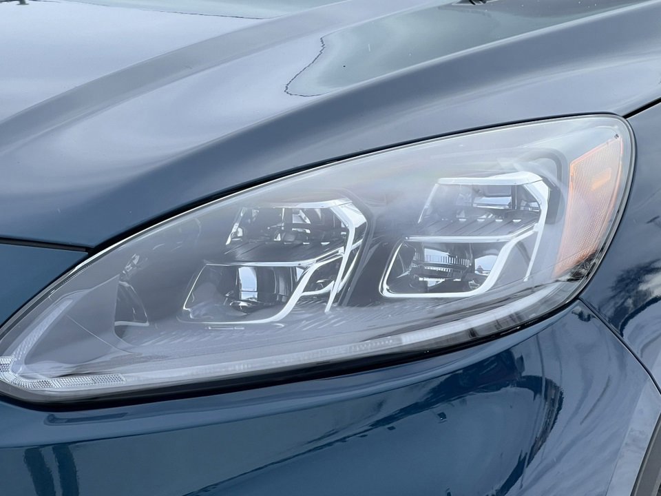 Certified 2020 Ford Escape Titanium image 39