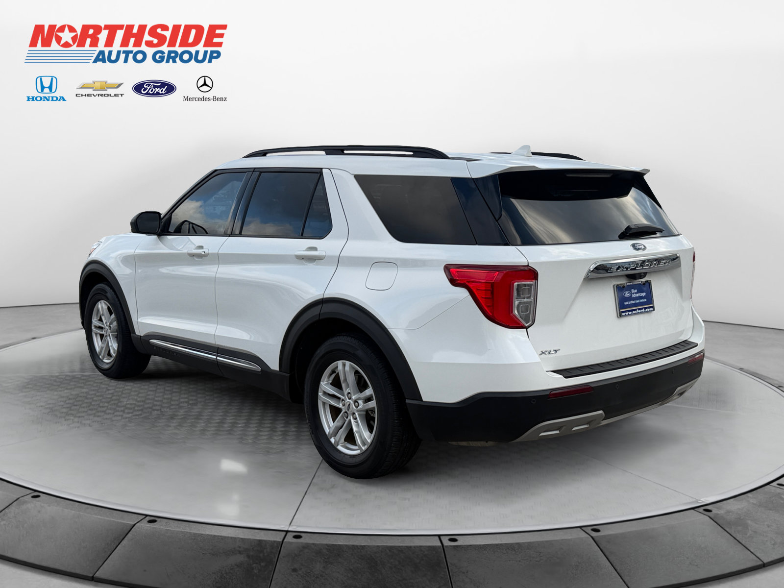 Certified 2023 Ford Explorer XLT w/ Equipment Group 202A RWD image 5