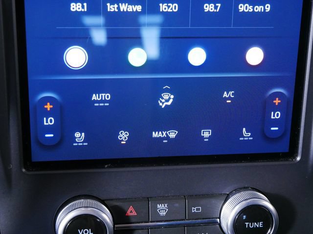 Certified 2022 Ford Edge ST-Line w/ Cold Weather Package AWD/4WD image 25