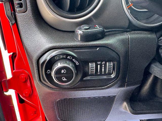 Used 2020 Jeep Gladiator Sport w/ Quick Order Package 24S AWD/4WD image 19