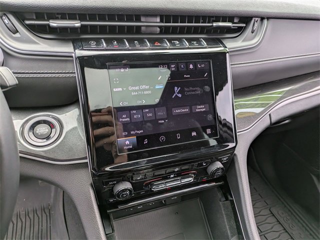 Used 2022 Jeep Grand Cherokee Altitude image 13