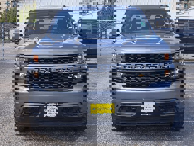 Used 2020 Chevrolet Silverado 1500 Custom w/ Custom Value Package image 3