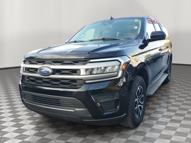 Certified 2024 Ford Expedition Max XLT image 3