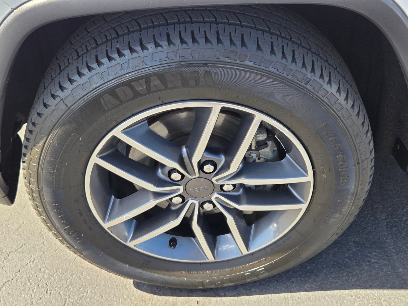 Used 2019 Jeep Grand Cherokee Limited RWD image 9