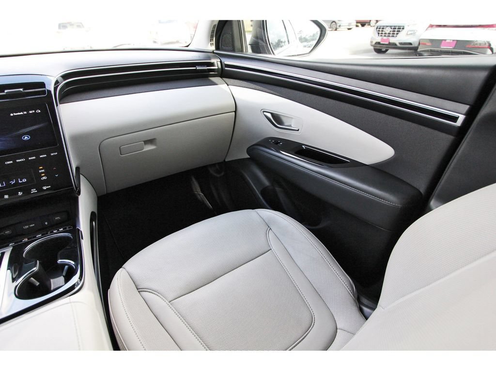 Used 2023 Hyundai Tucson Limited FWD image 13