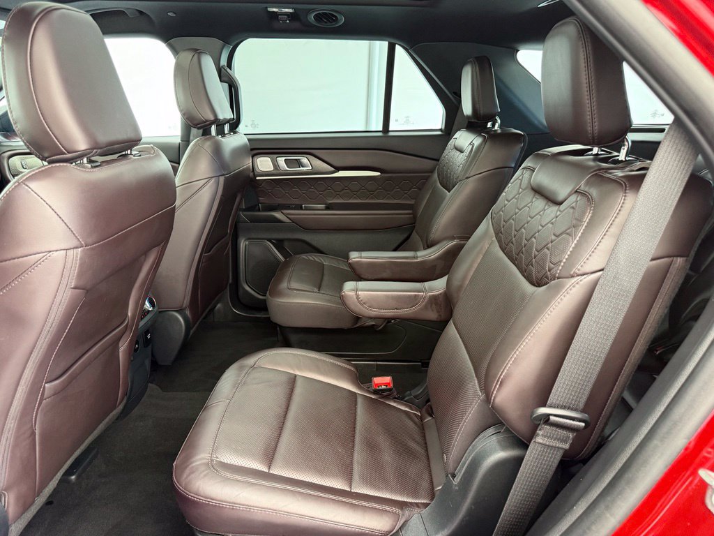Certified 2025 Ford Explorer Platinum w/ LUX Leather Package AWD/4WD image 19