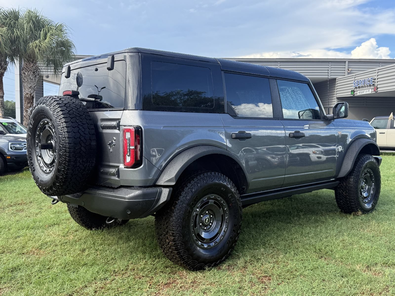 Certified 2025 Ford Bronco Badlands w/ Sasquatch Package AWD/4WD image 5