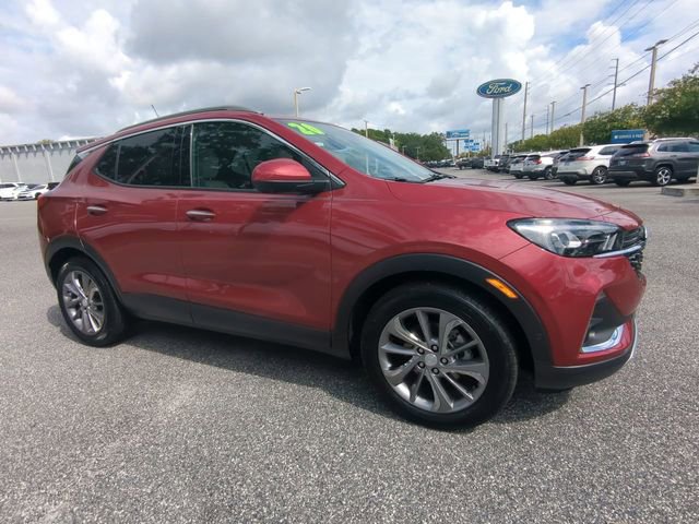 Used 2020 Buick Encore GX Essence w/ Experience Buick Package FWD image 2