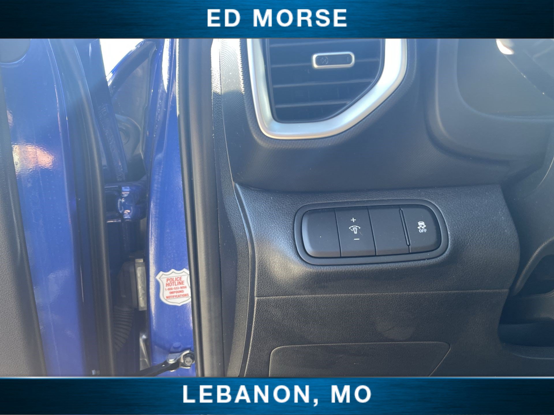Used 2025 Hyundai Venue SEL FWD image 17