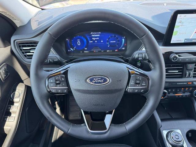 Certified 2022 Ford Escape SEL w/ Technology Package AWD/4WD image 11