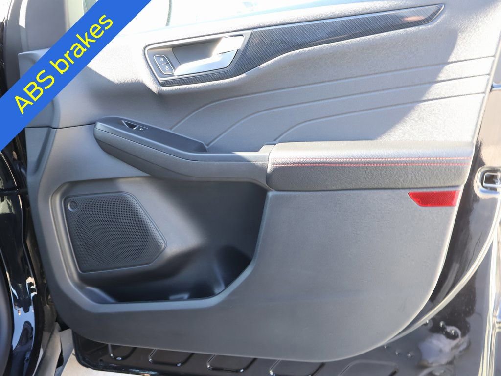 Certified 2025 Ford Escape ST-Line AWD/4WD image 9