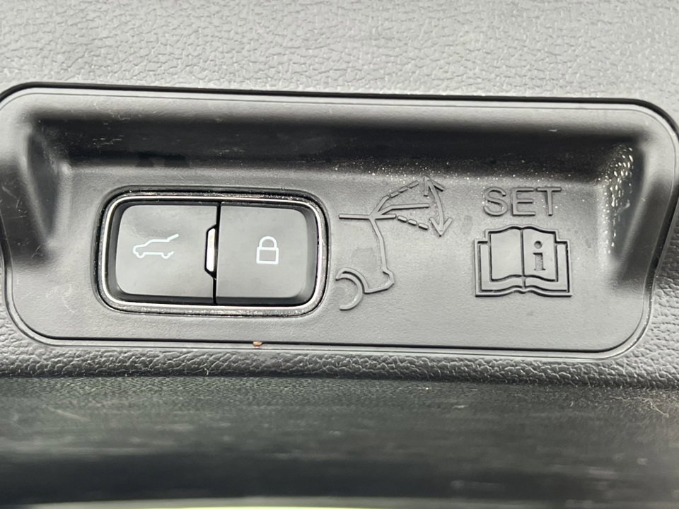 Certified 2022 Ford Explorer XLT w/ Equipment Group 202A image 41