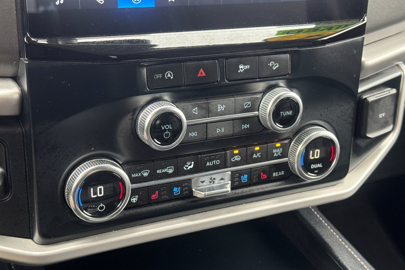 Certified 2024 Ford Expedition XLT AWD/4WD image 18