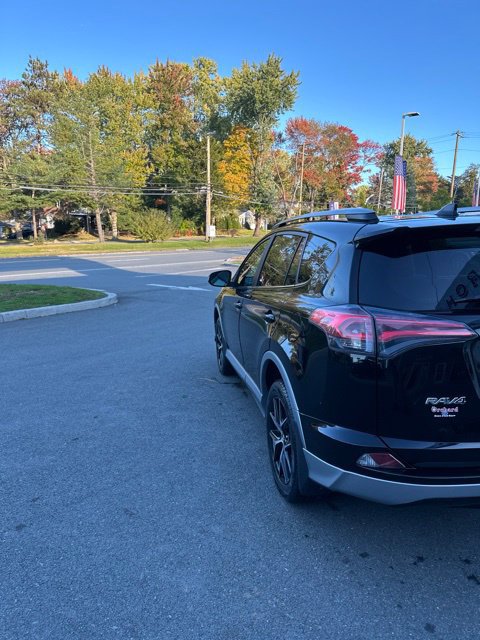 Used 2018 Toyota RAV4 SE w/ Power Extra Value Package AWD/4WD image 6