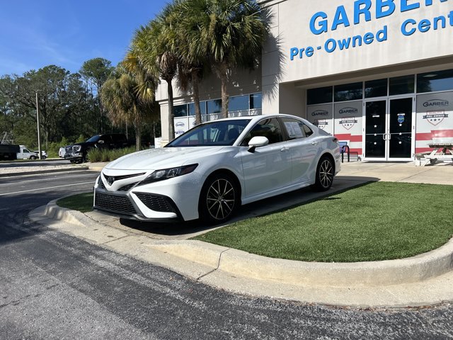 Used 2021 Toyota Camry SE w/ Convenience Package FWD image 12