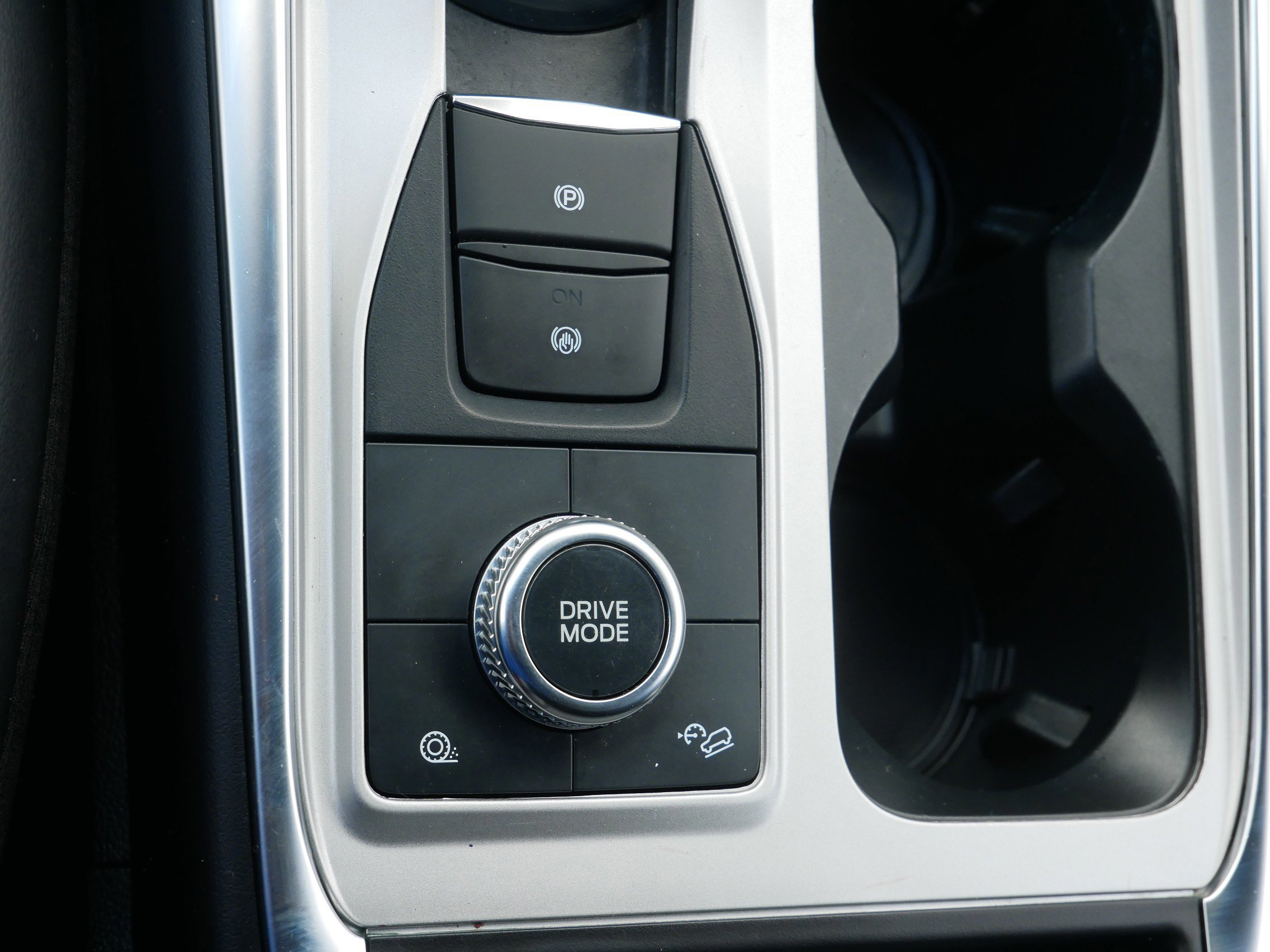 Certified 2023 Ford Explorer XLT w/ Equipment Group 202A image 25