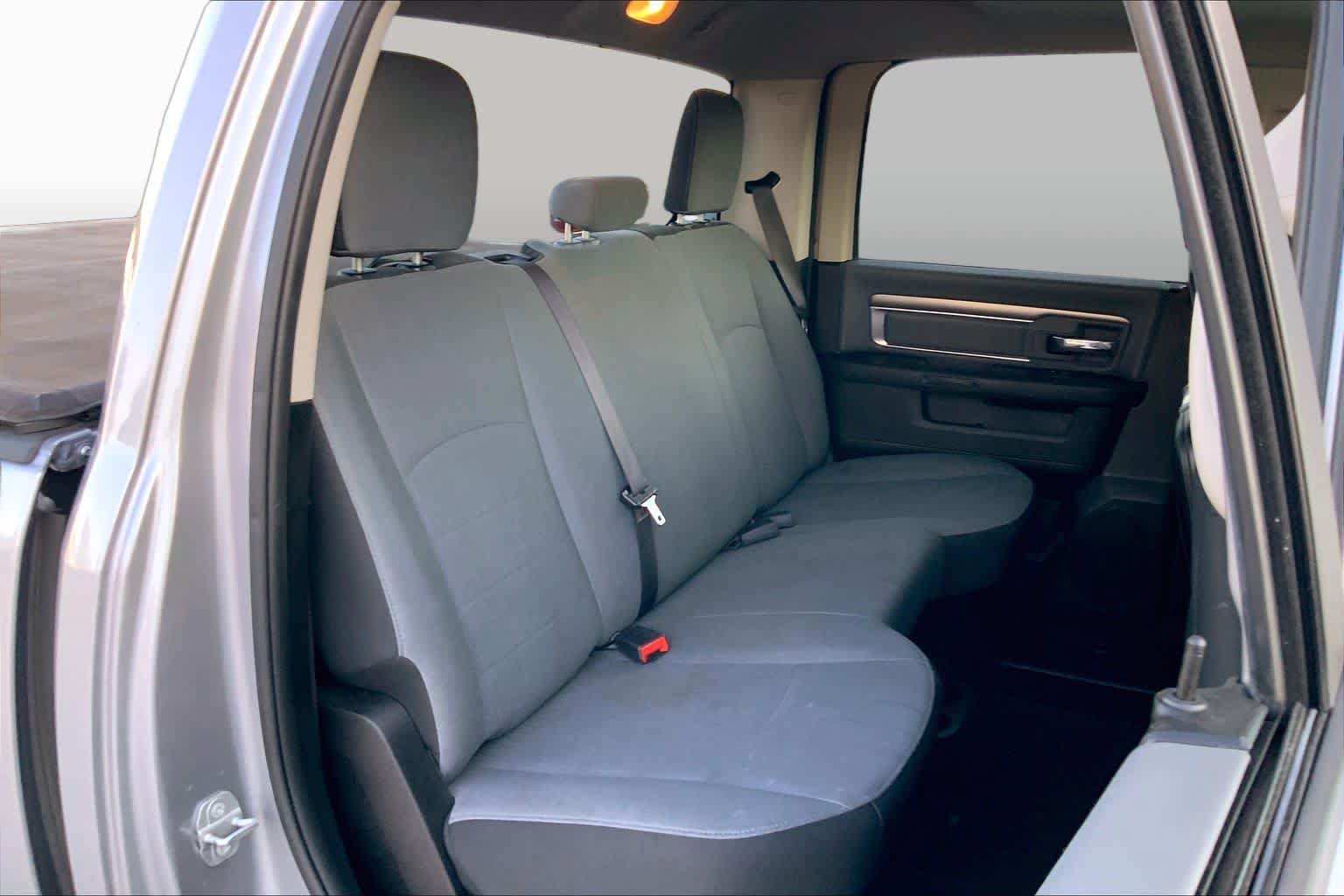 Used 2021 RAM 1500 Classic SLT RWD image 18