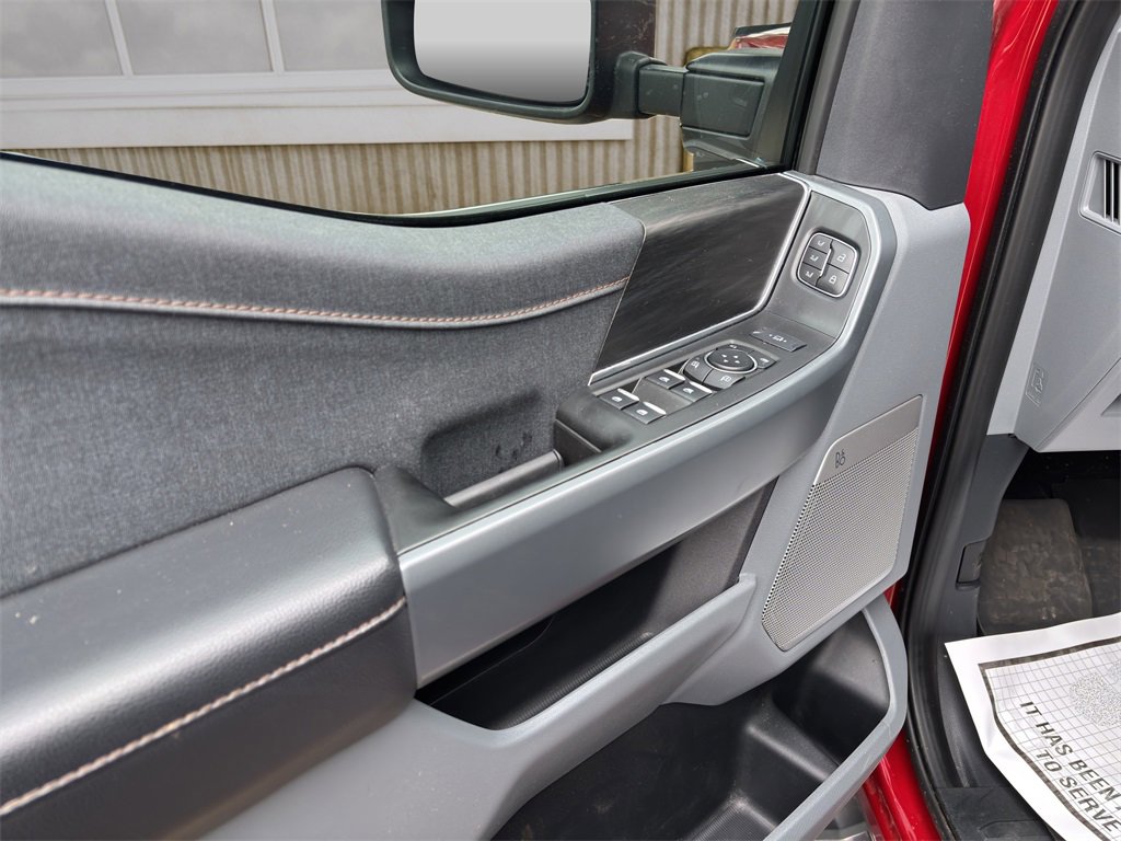 Certified 2025 Ford F150 Lariat w/ Equipment Group 501A Mid image 31