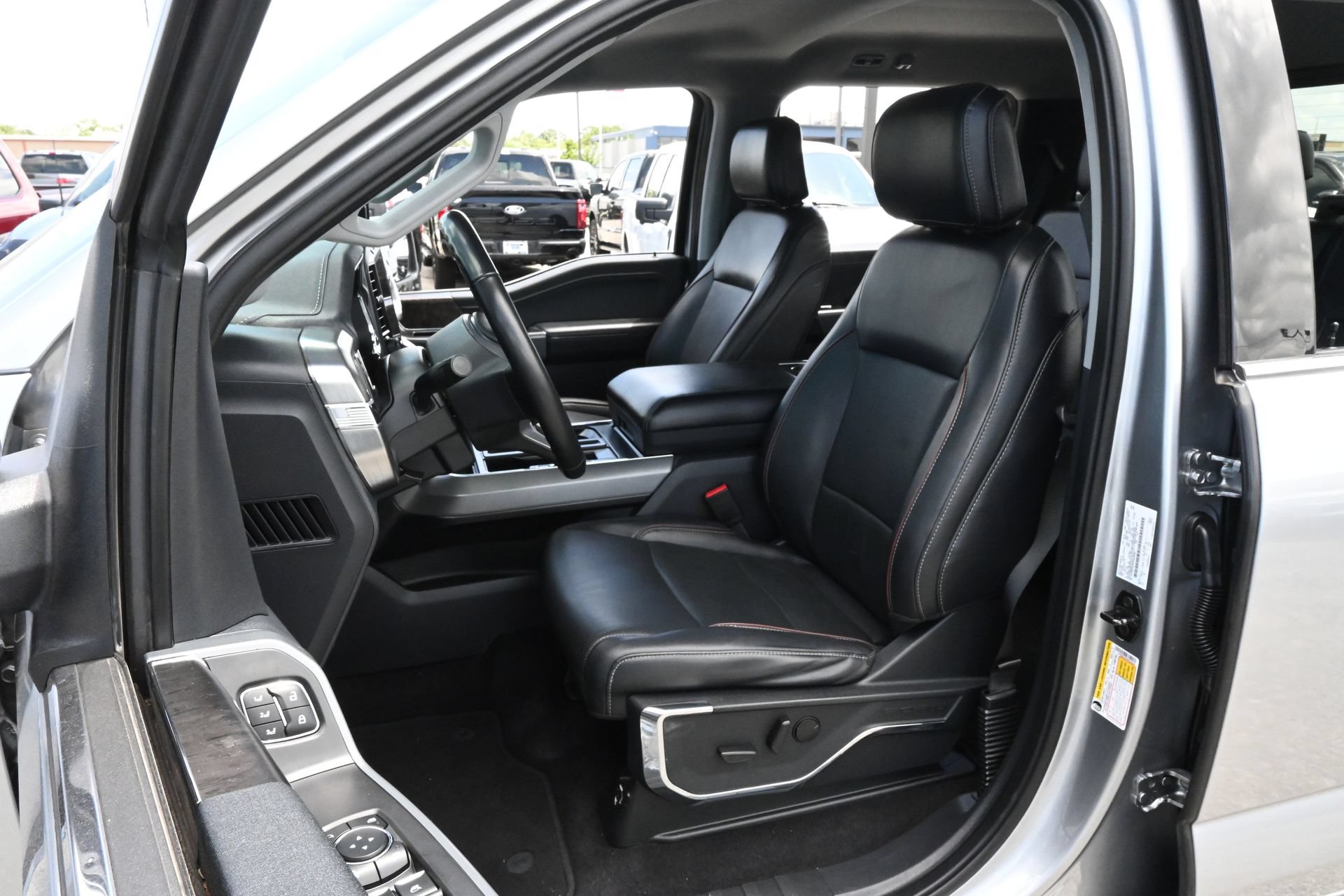 Certified 2023 Ford F150 Lariat w/ Trailer Tow Package AWD/4WD image 16