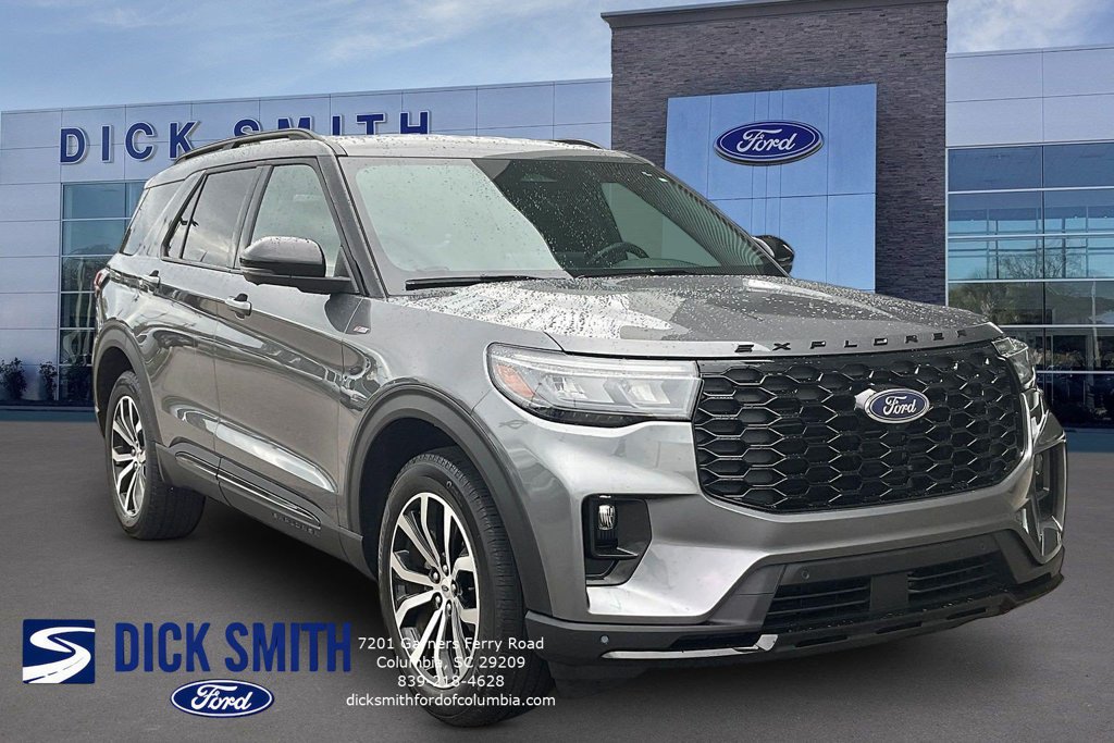 Certified 2025 Ford Explorer ST-Line AWD/4WD image 3