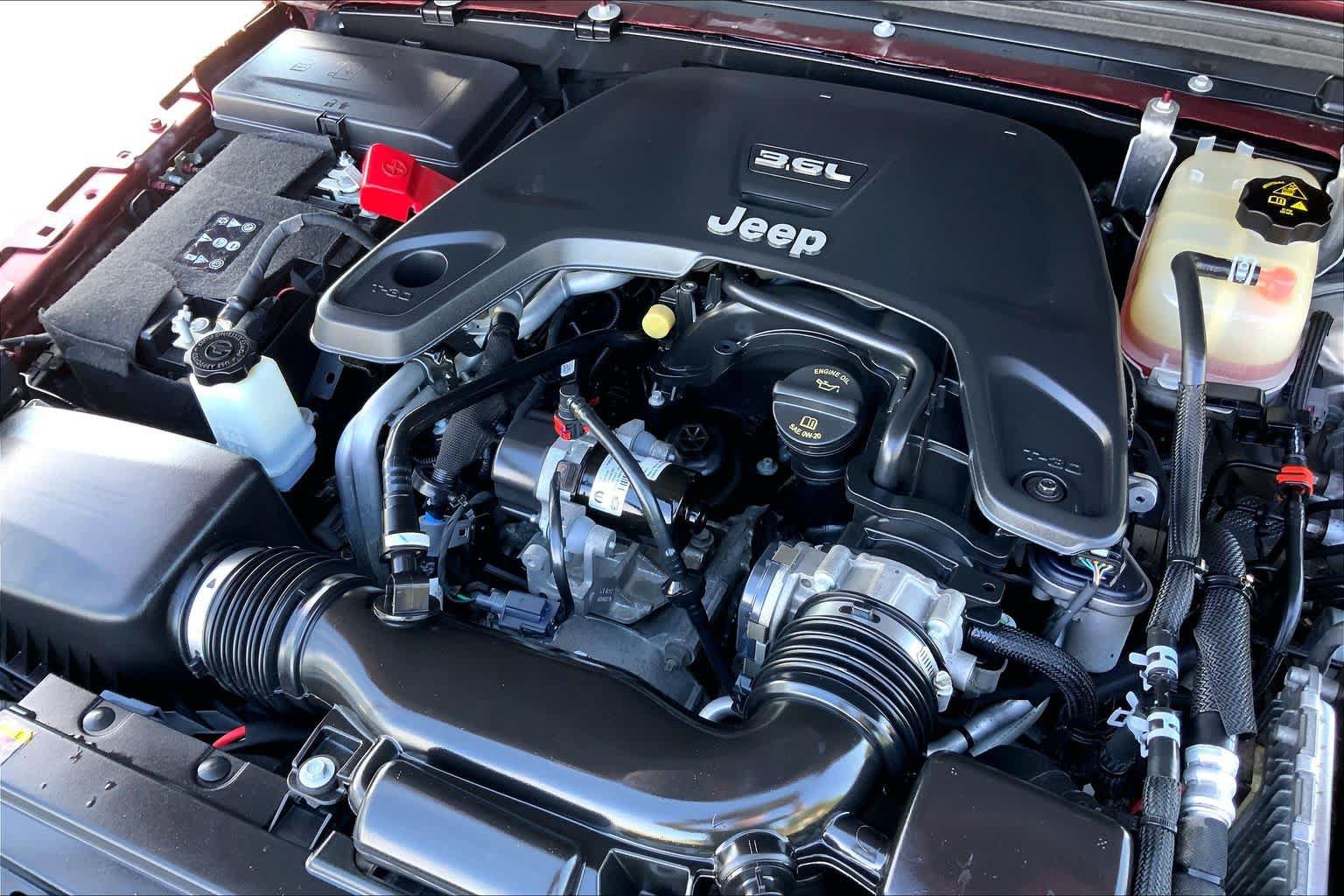 Used 2021 Jeep Wrangler Unlimited Sport AWD/4WD image 32
