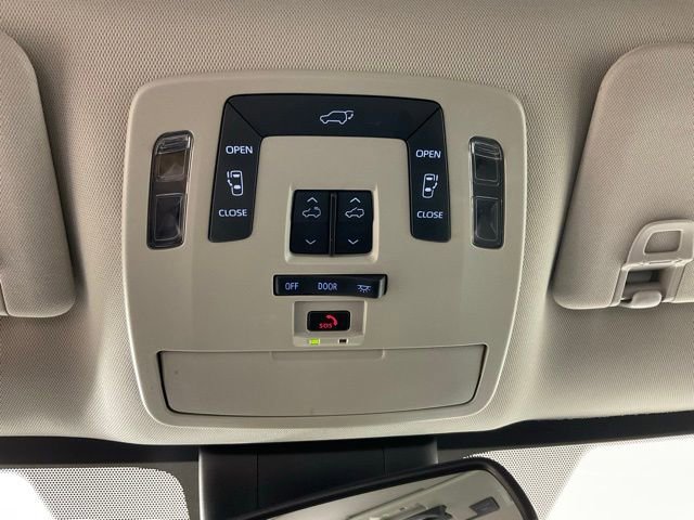Used 2024 Toyota Sienna XLE image 23