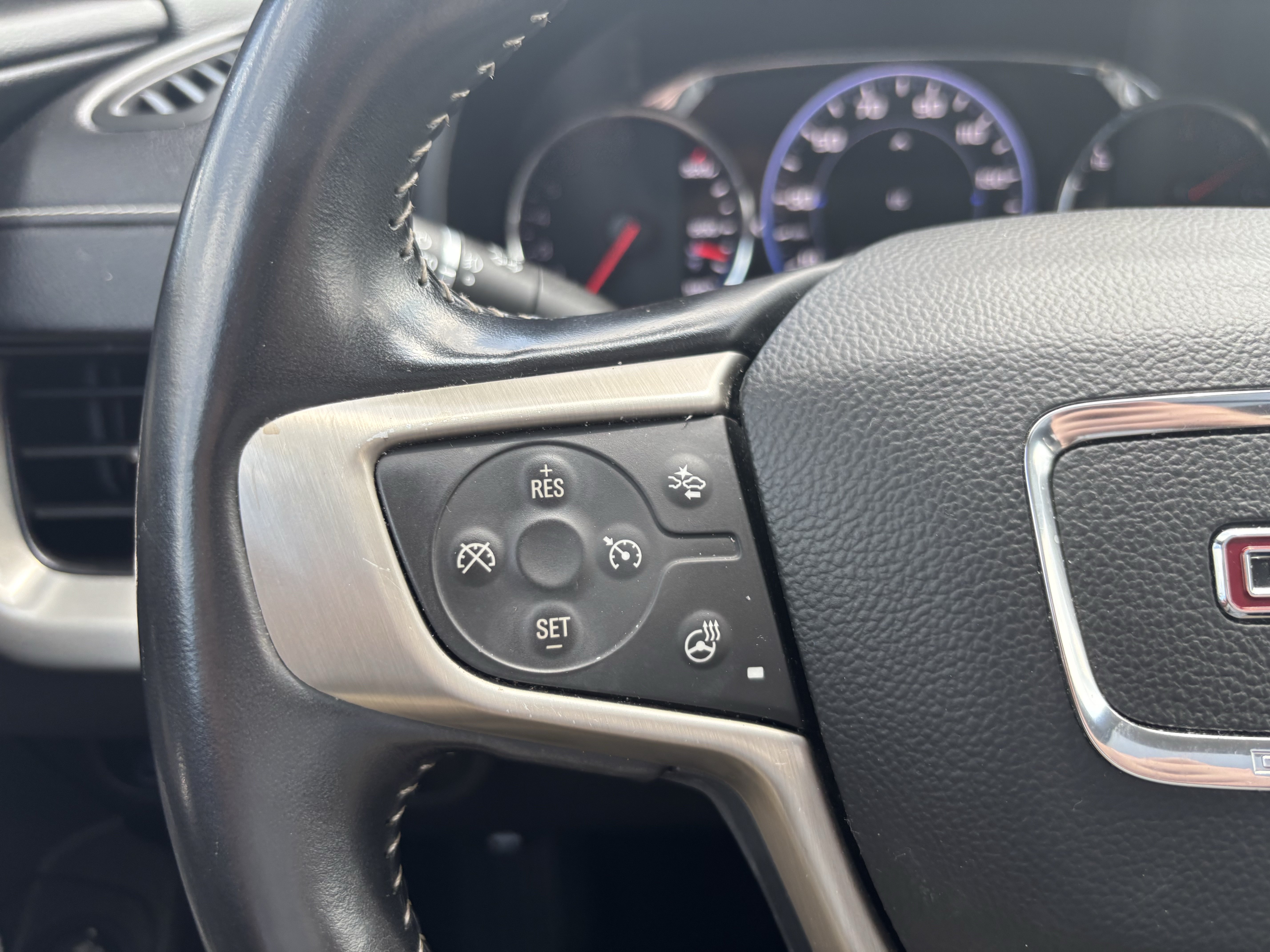 Used 2022 GMC Terrain Denali w/ LPO, 'HIT The Road' Package AWD/4WD image 21