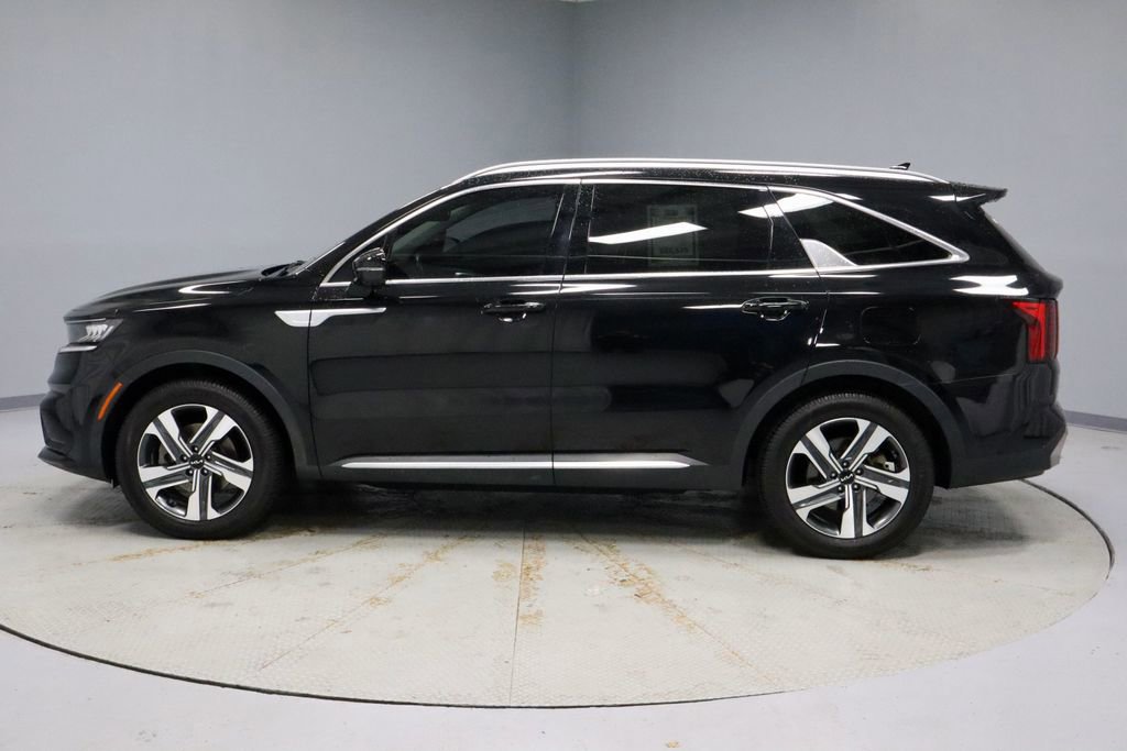 Used 2022 Kia Sorento EX w/ Panoramic Sunroof Package image 2