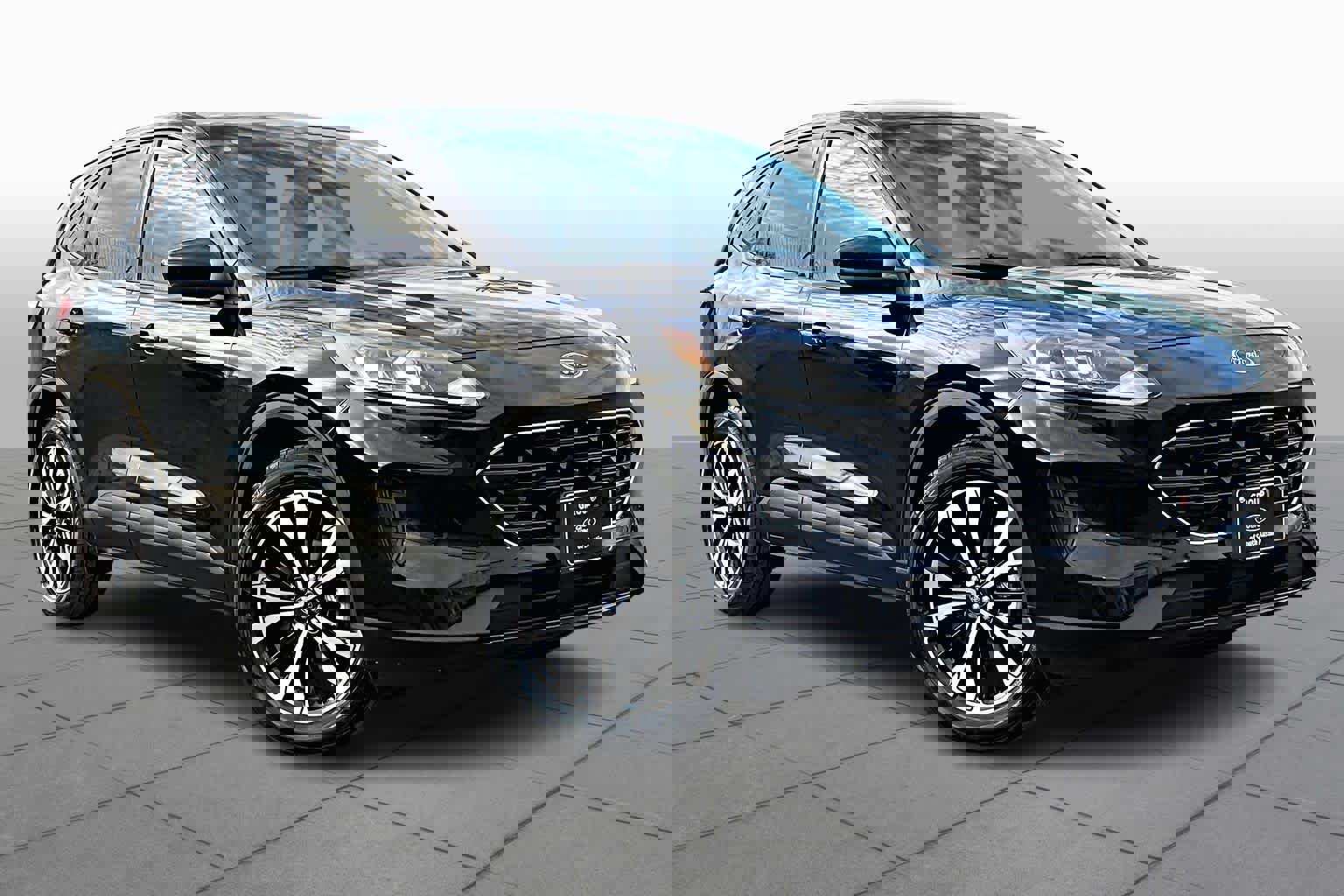 Certified 2021 Ford Escape SE w/ SE Sport Appearance Package image 4