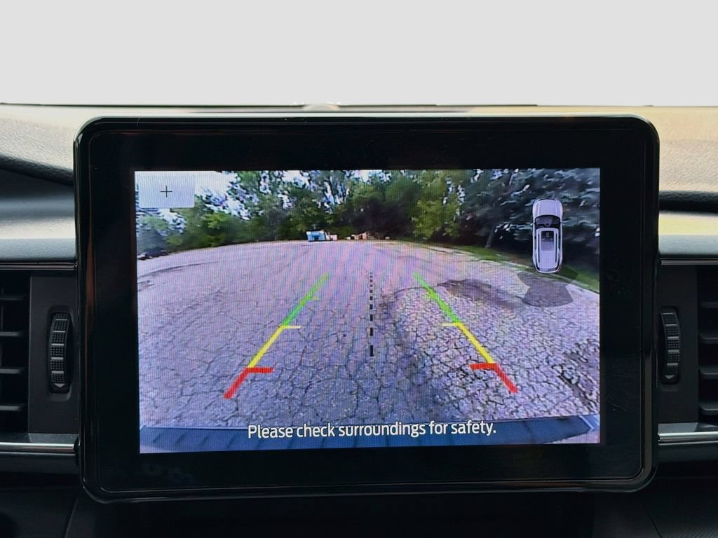 Certified 2024 Ford Explorer XLT w/ Equipment Group 202A AWD/4WD image 15