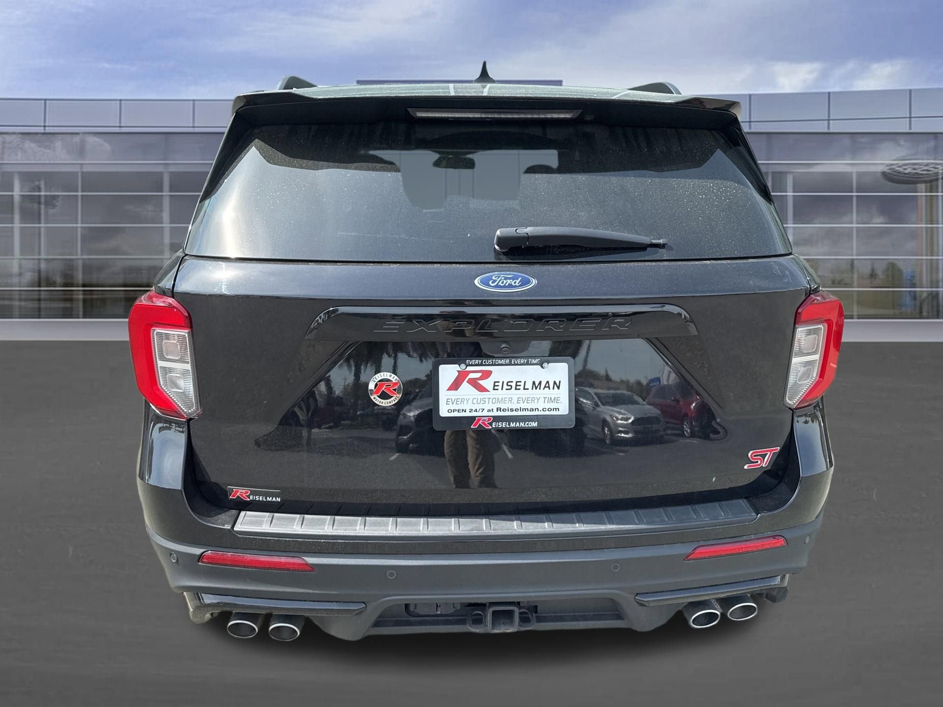 Certified 2024 Ford Explorer ST w/ Equipment Group 401A image 5