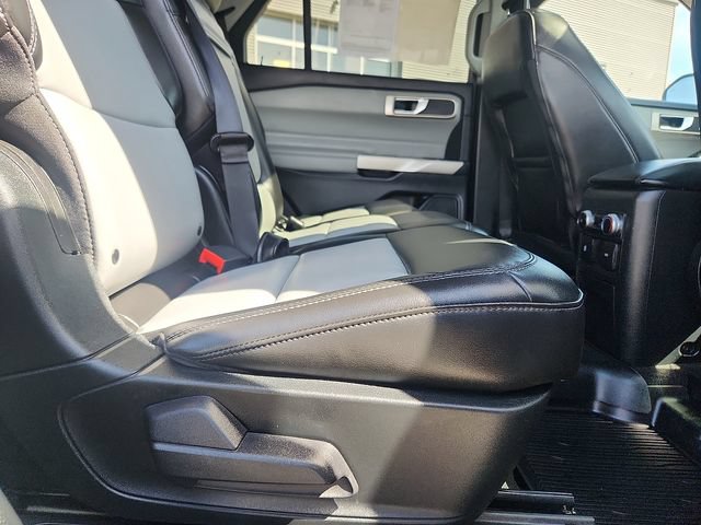 Certified 2023 Ford Explorer XLT w/ Equipment Group 202A AWD/4WD image 31