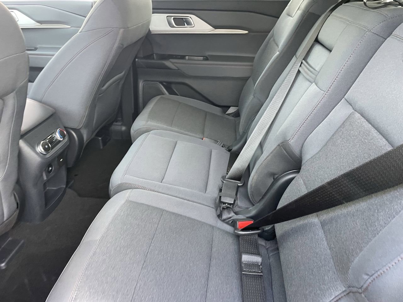 Certified 2025 Ford Explorer Active image 15